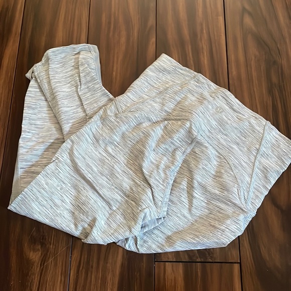 Lululemon leggings - Picture 1 of 3